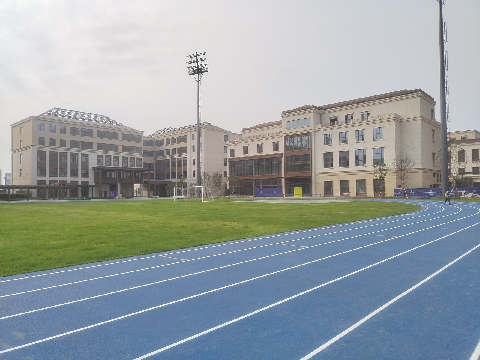 新世界国际学校