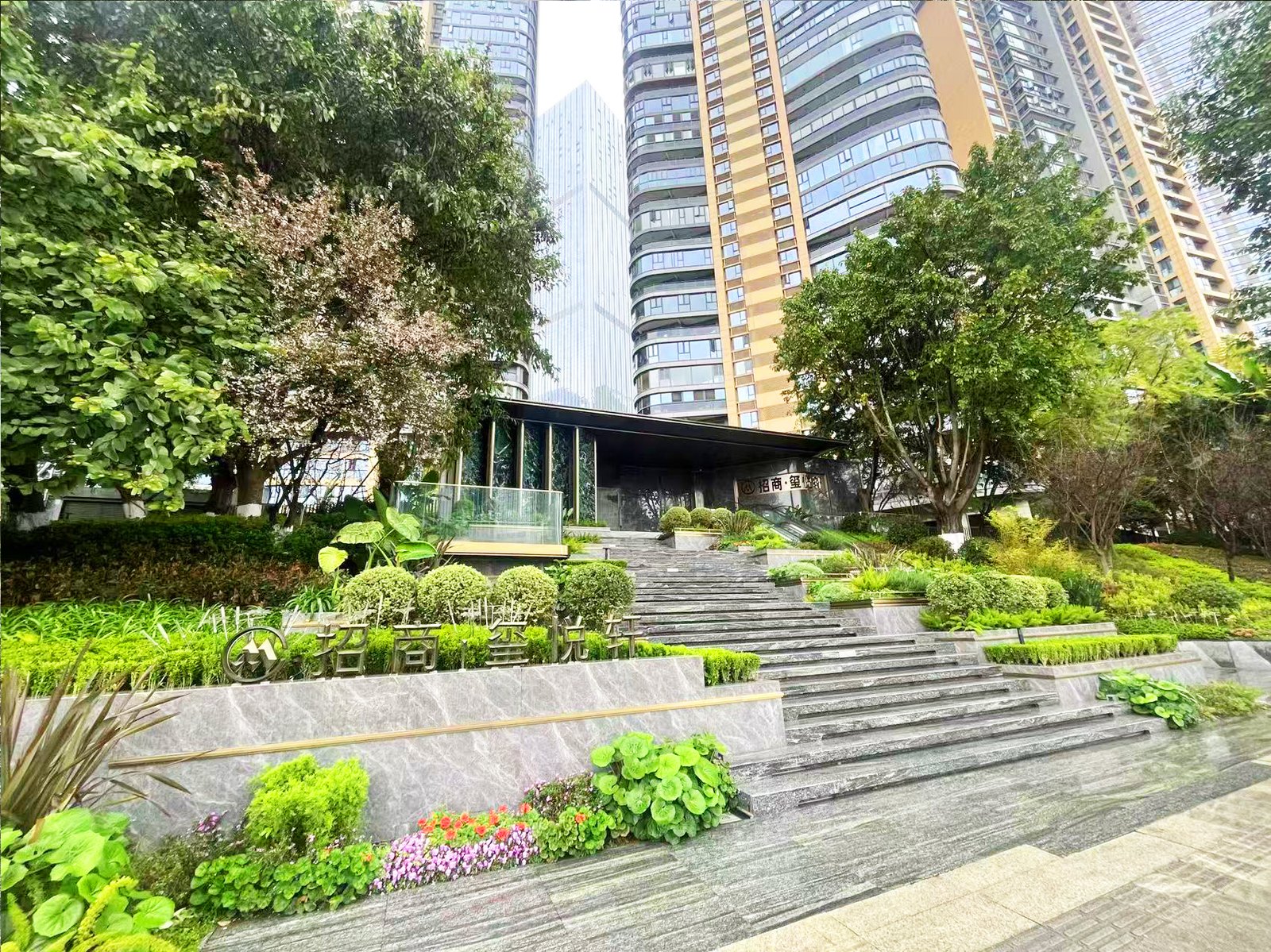 招商玺悦轩入口景观
